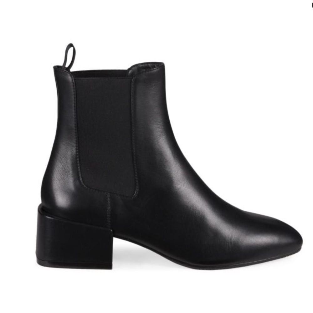 STUART WEITZMAN Accordion Leather Chelsea Boots